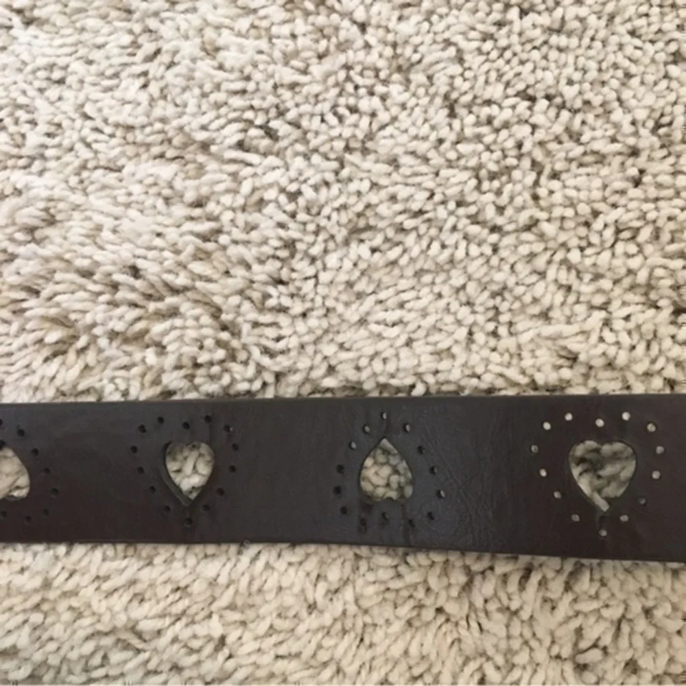 Girls size medium cutout heart belt